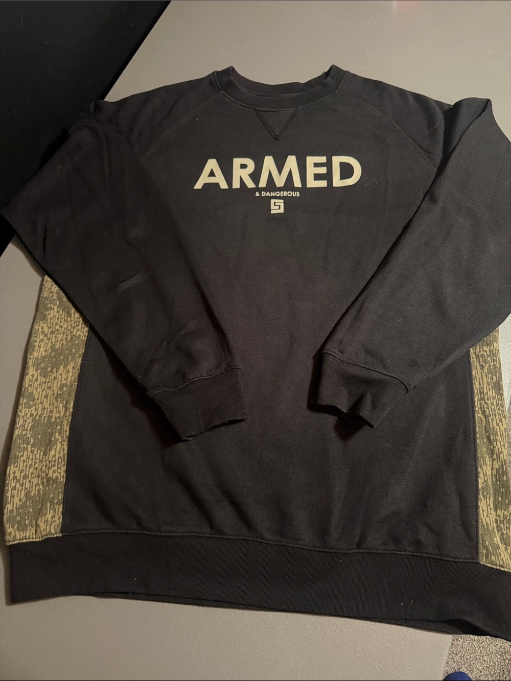 Crooks and Castles “Armed and Dangerous” Pullover Sweatshirt in men’s size  XXL